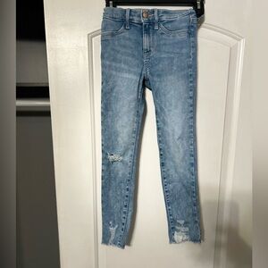 Old Navy Ballerina slight distressed Jeans size 8 excellent condition